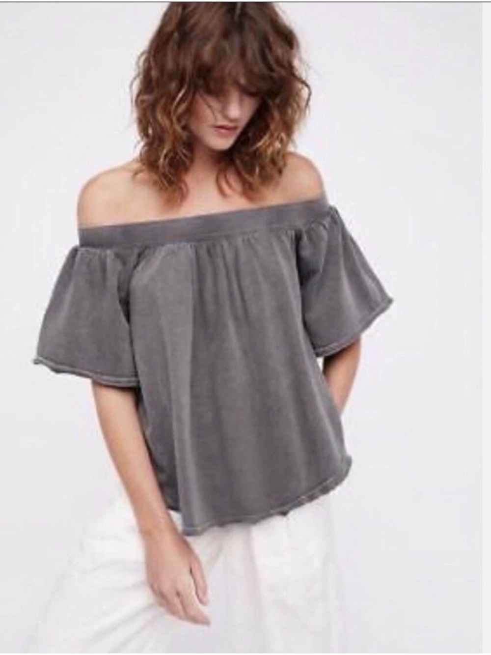 Free People Women’s Kiss Me Off-the-Shoulder Gray Flutter Top Size Medium NWT - Picture 3 of 11